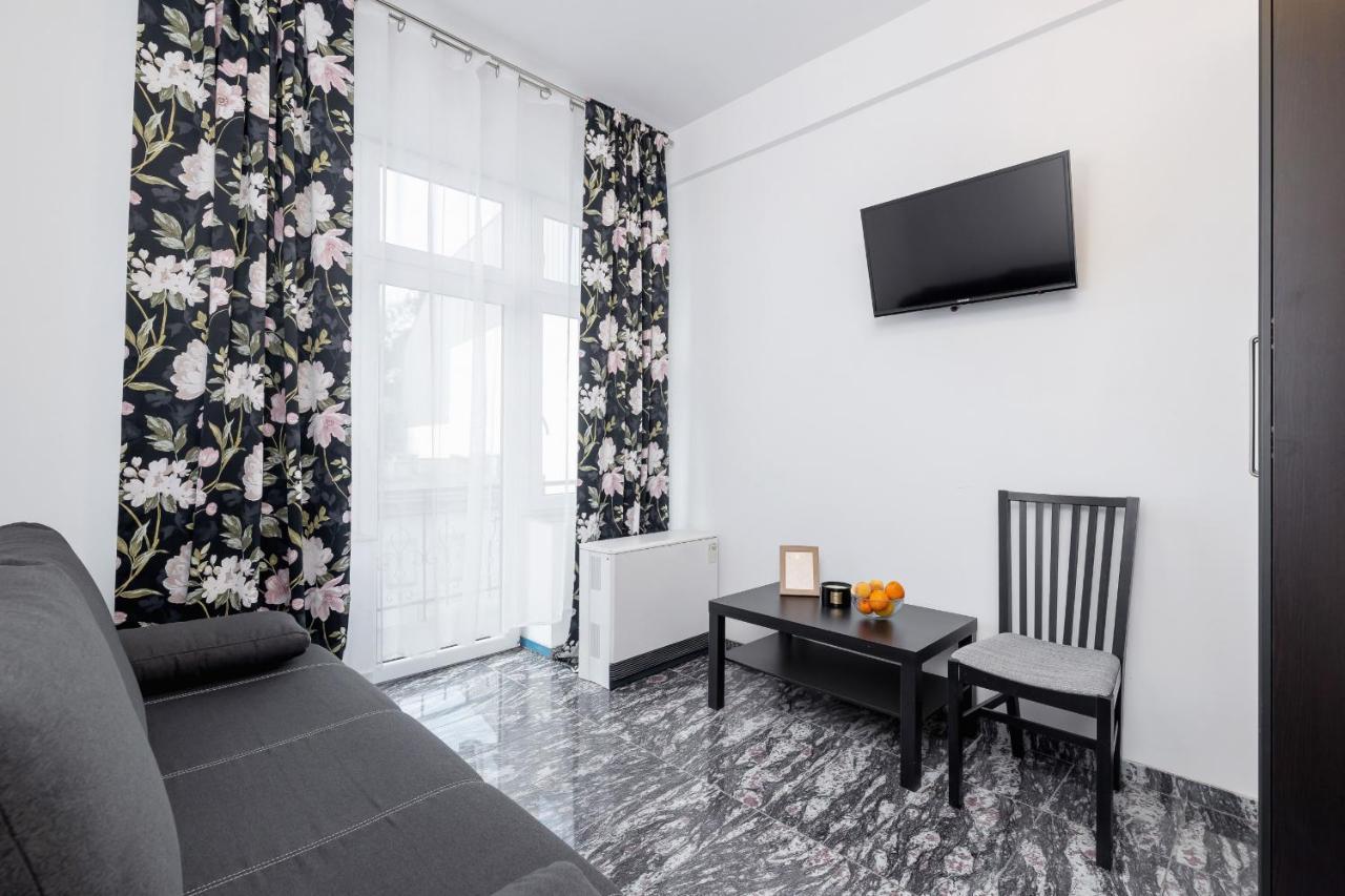 Apartments On Krupowki Street With Mountain View By Noclegi Renters Zakopane Buitenkant foto